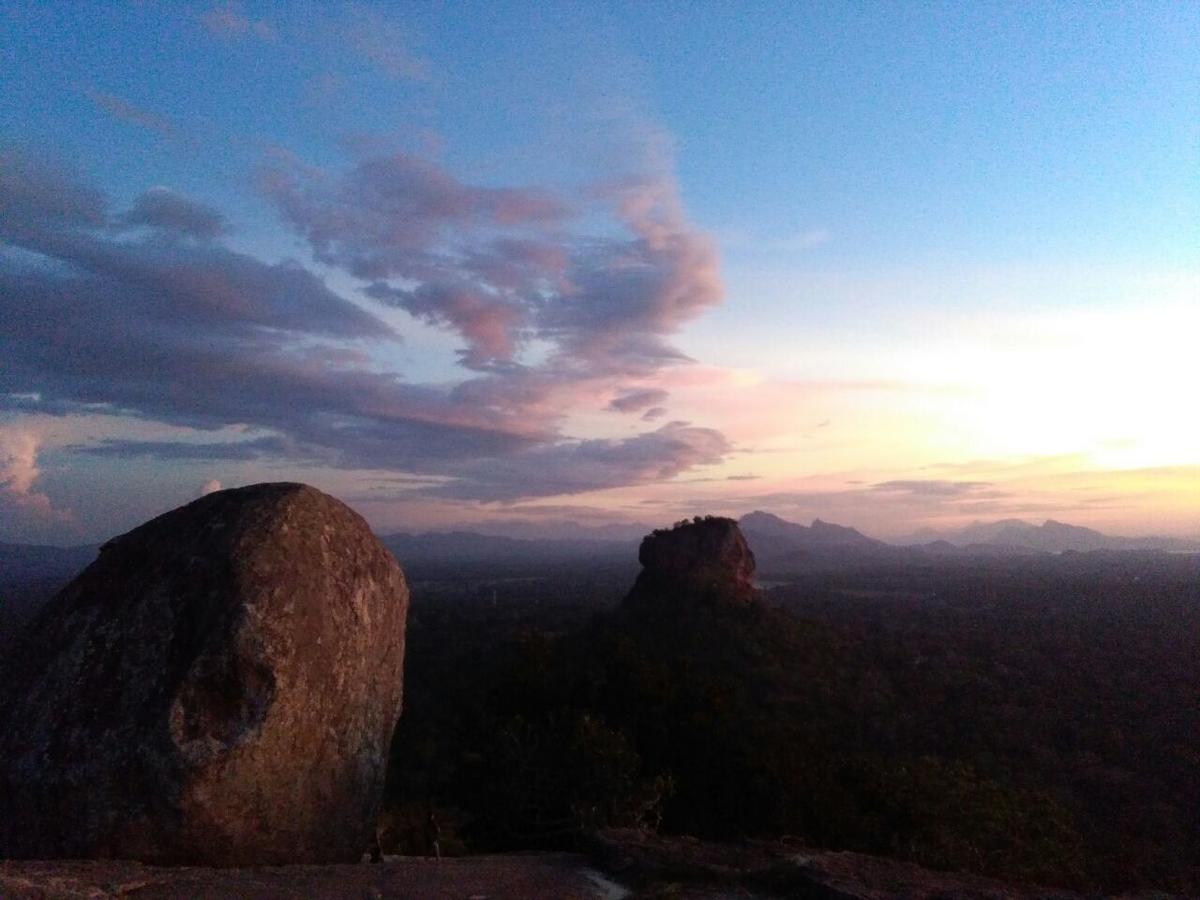 Thilina Homestay Sigiriya Ngoại thất bức ảnh